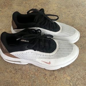 Womens Nike air max advantage 3